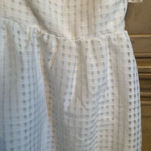 White boutique dress - Picture 2 of 3